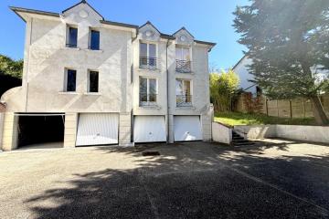 Rueil-Malmaison - immeuble de 2 appartements de 5 pièces chacun